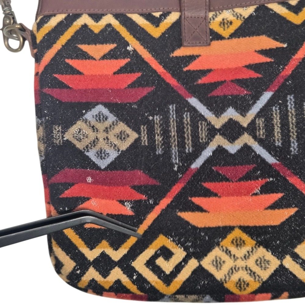 Pendleton Aztec Coyote Butte Wool Leather Laptop Bag Red Black 16" × 12" Large - Picture 4 of 11